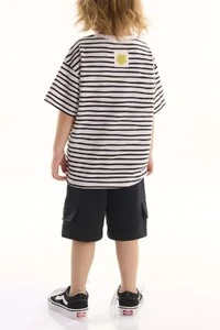 Conjunto camiseta malha e bermuda moletom Três E Já