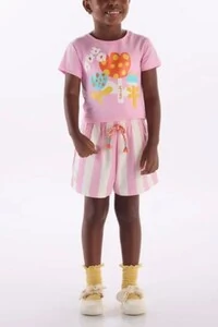 Conjunto blusa em meia malha e short em cotton Três e Já