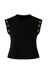Blusa manga muscle com aplicação de flores Kwi