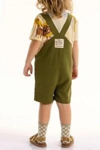 Conjunto camiseta malha e jardineira viscolinho Três E Já