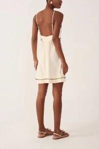 Vestido curto linho bordado miçanga Dress to