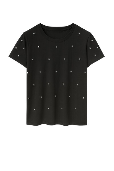 Foto T-shirt feminina com aplicações metálicas Kwi
