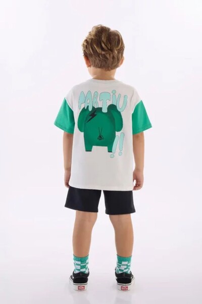 FotoConjunto camiseta manga curta e bermuda em moletom Três e Já