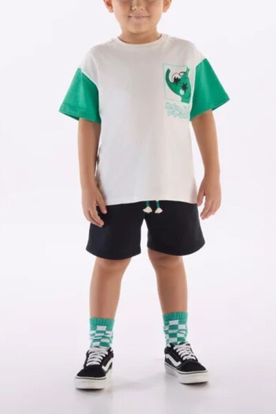 Foto Conjunto camiseta manga curta e bermuda em moletom Três e Já