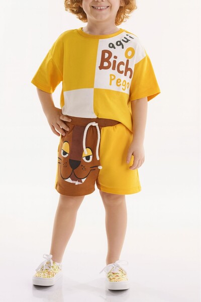Foto Conjunto camiseta malha e bermuda moletom Três E Já