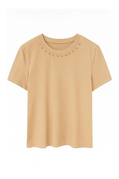 Foto T-shirt feminina com aplicações no decote Kwi