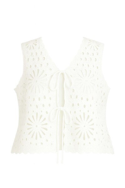 Foto Blusa com amarração floral em crochê Kwi