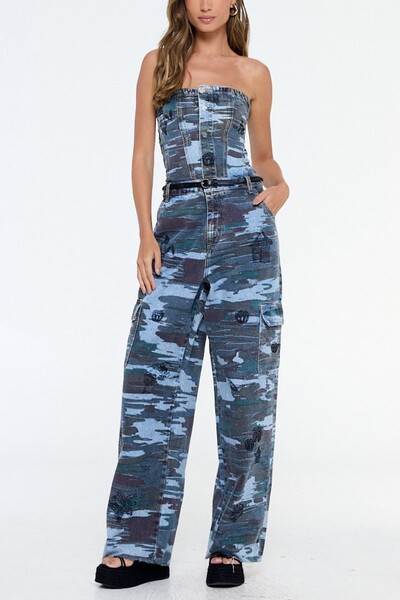 Foto Macacão jeans camuflado bordado Animale Jeans
