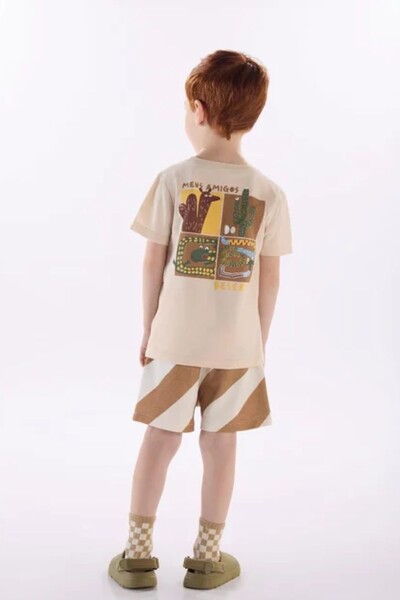 FotoConjunto camiseta malha e bermuda moletom digital Três e Já