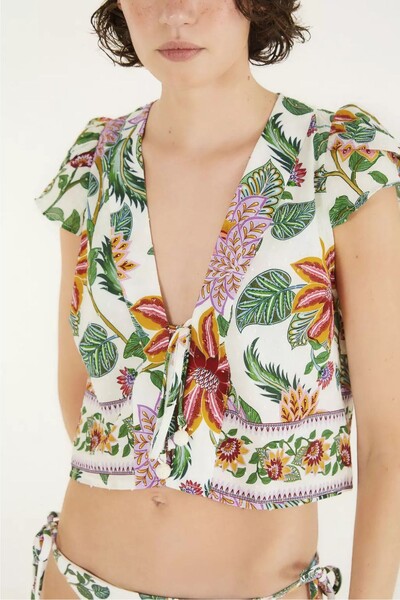 FotoBlusa floral detalhe Farm
