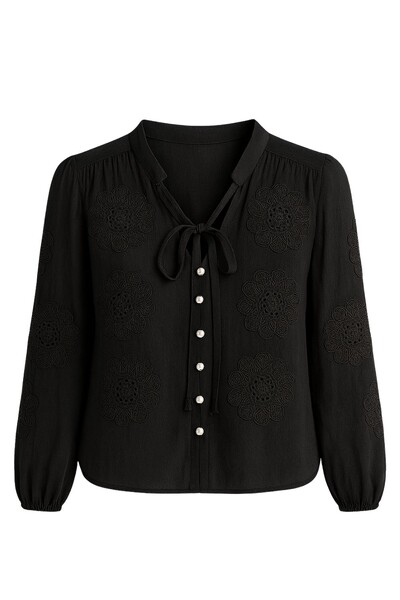 Foto Camisa bordada com gola laço feminina Kwi
