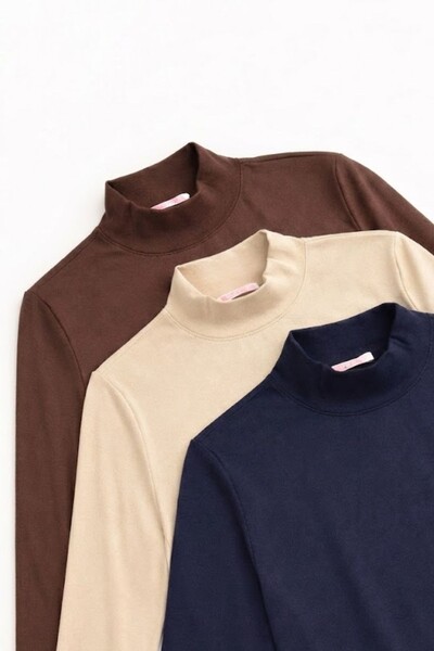 FotoBlusa feminina básica de manga longa com gola alta em malha KWI