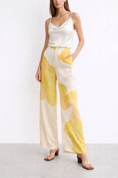 FotoBlusa de alcinha com brilhos Kwi