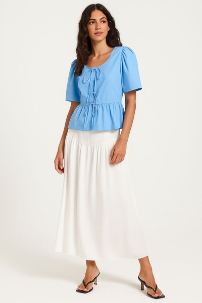 Foto Blusa feminina com amarrações Kwi