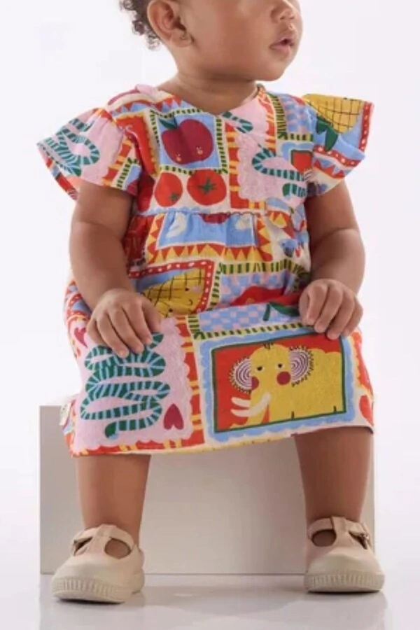 Vestido manga curta em viscolinho digital Três e Já