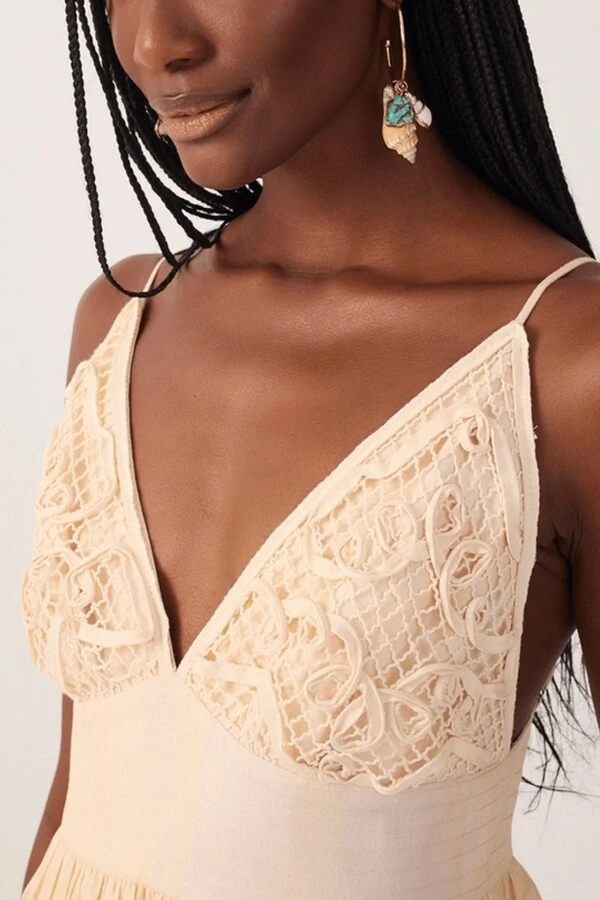 Vestido cropped bordado estampa veranil Dress to