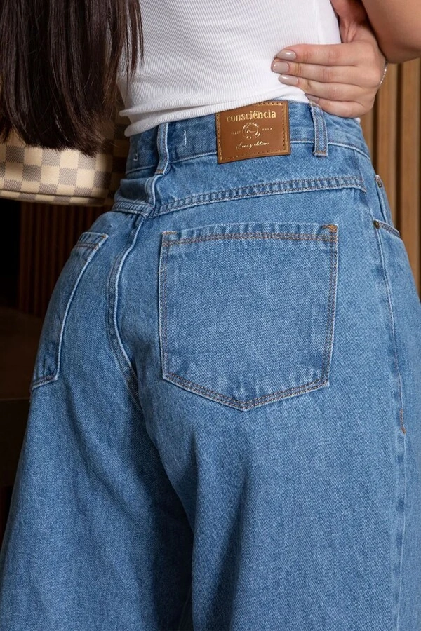 Calça jeans mom Consciência Jeans