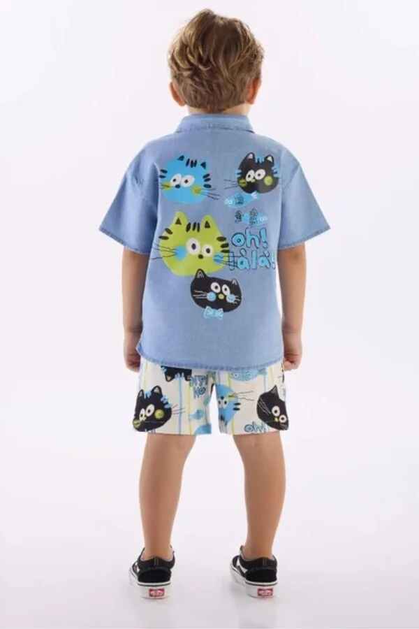 Conjunto camisa tecido e bermuda em moletom Três e Já