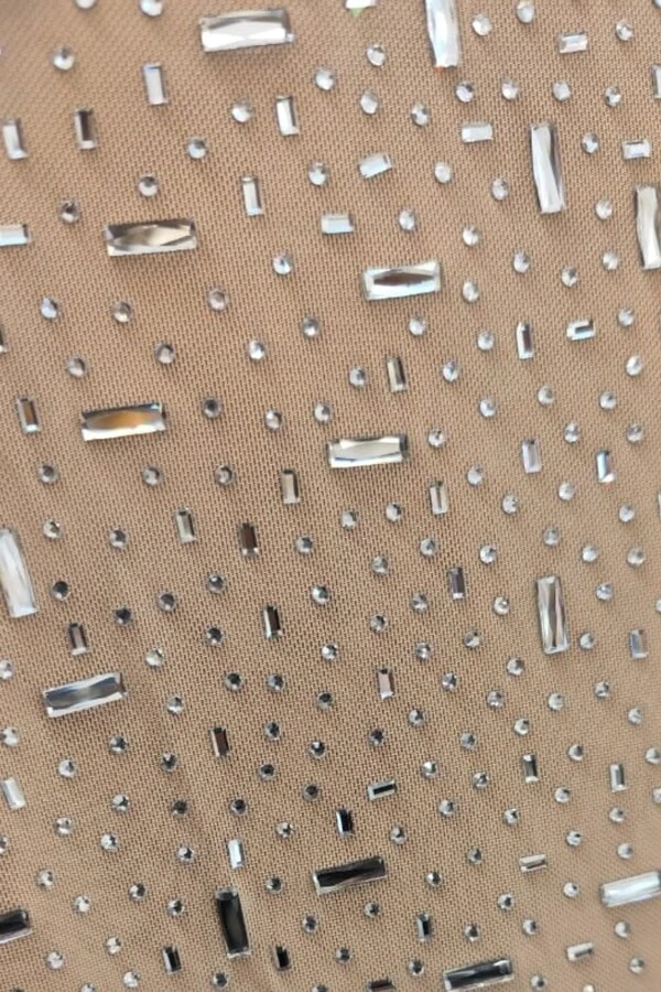 Vestido longo tule com pedraria Kwi