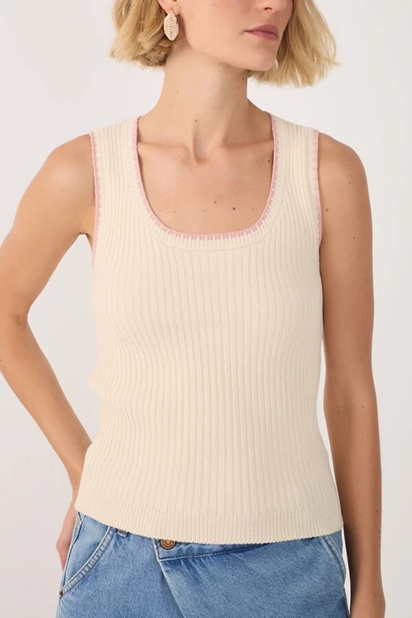 Blusa tricot decote bordado Dress to