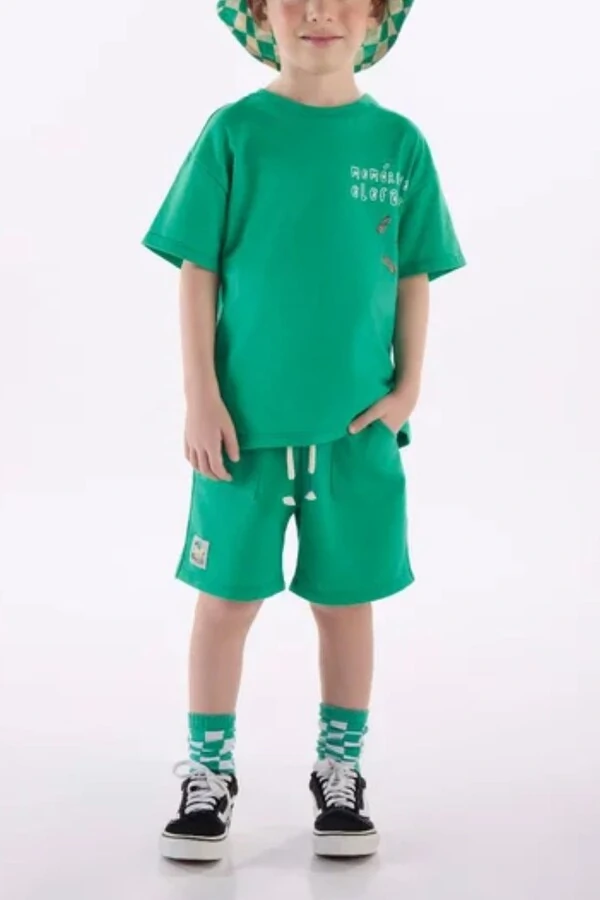 Conjunto camiseta manga curta e bermuda moletom Três e Já