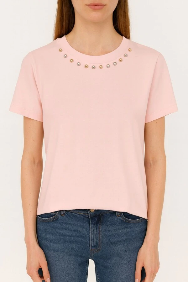 T-shirt feminina com aplicações no decote Kwi