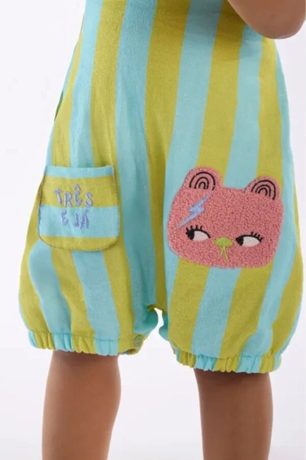 Conjunto macaquinho viscolinho body suedine Três e Já