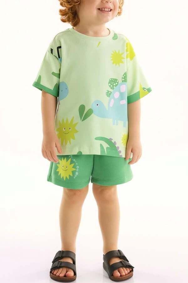 Conjunto camiseta malha e bermuda moletom Três E Já