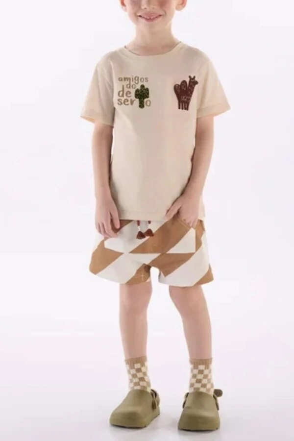 Conjunto camiseta malha e bermuda moletom digital Três e Já