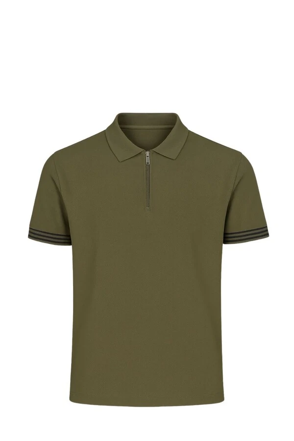 Polo masculina com zíper e detalhe na manga Kwi