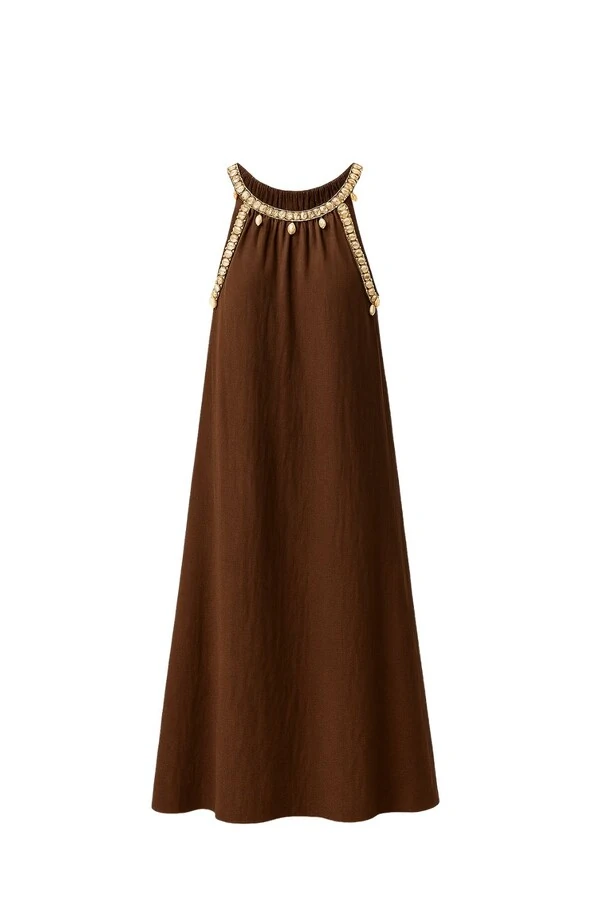 Vestido longo com decote decorado em conchas Kwi
