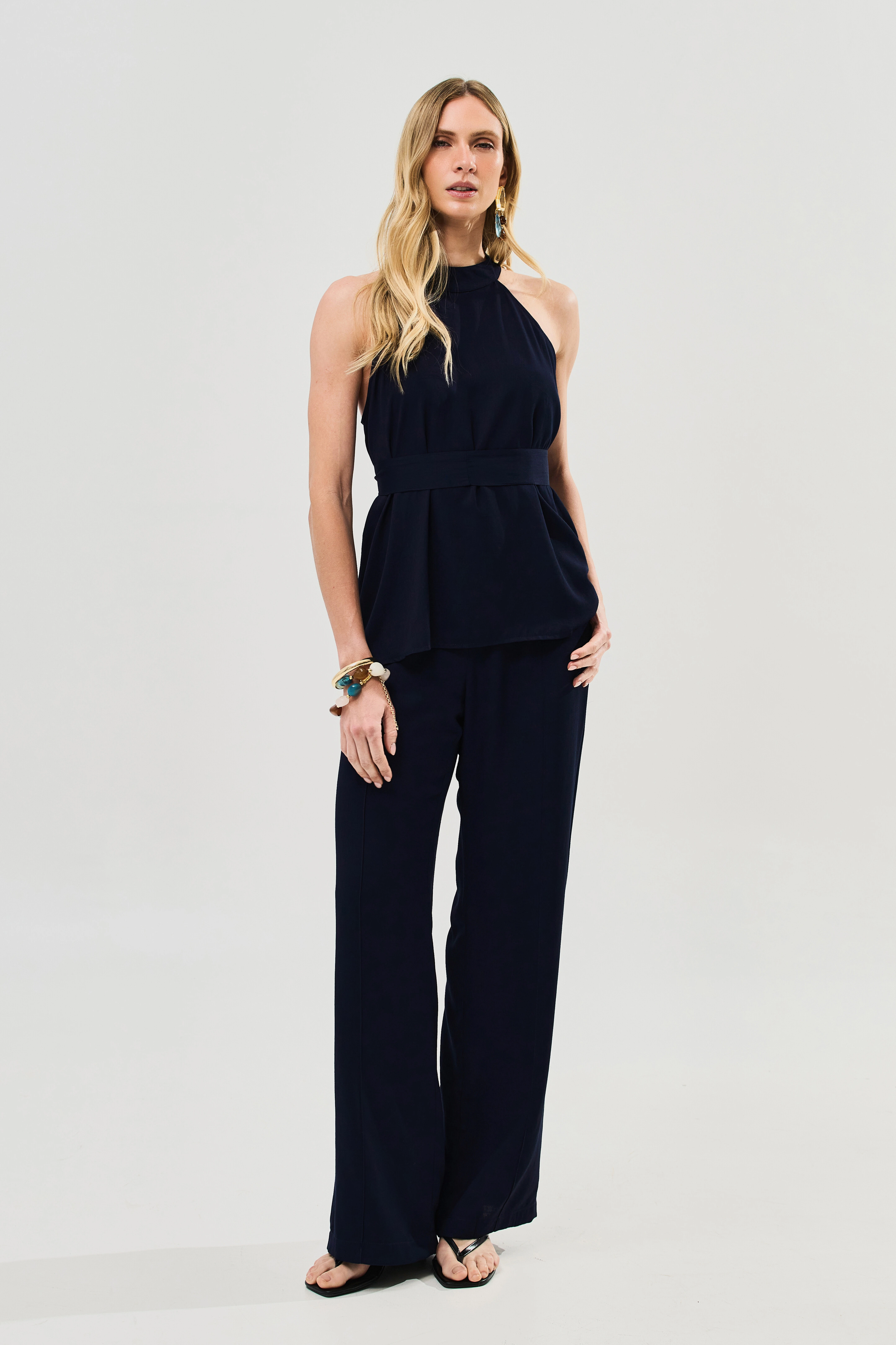 Foto Conjunto de Blusa Regata Frente Única Faixa e Pantalona Nervura