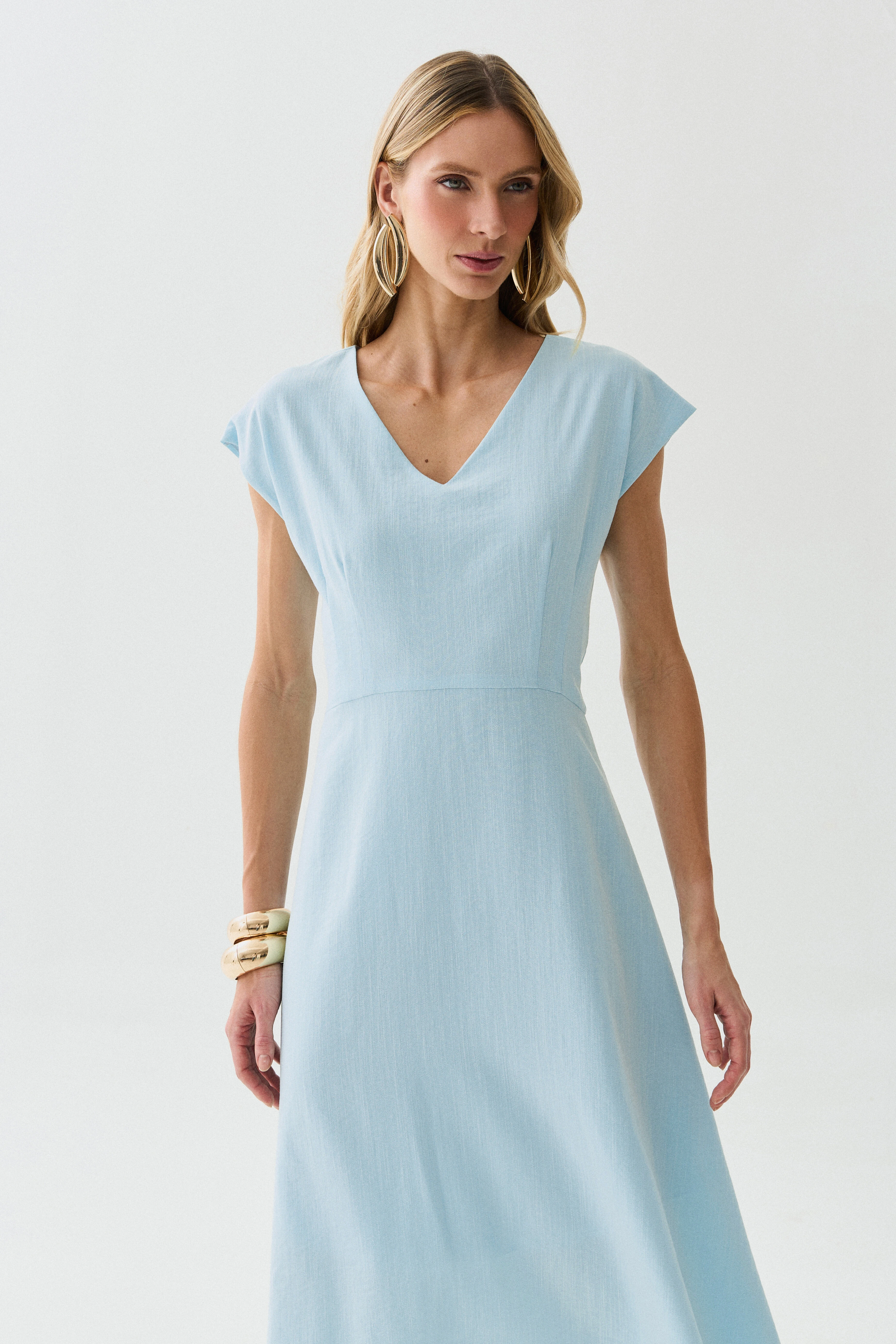 Foto Vestido Midi Evasê Manga Morcego Decote V