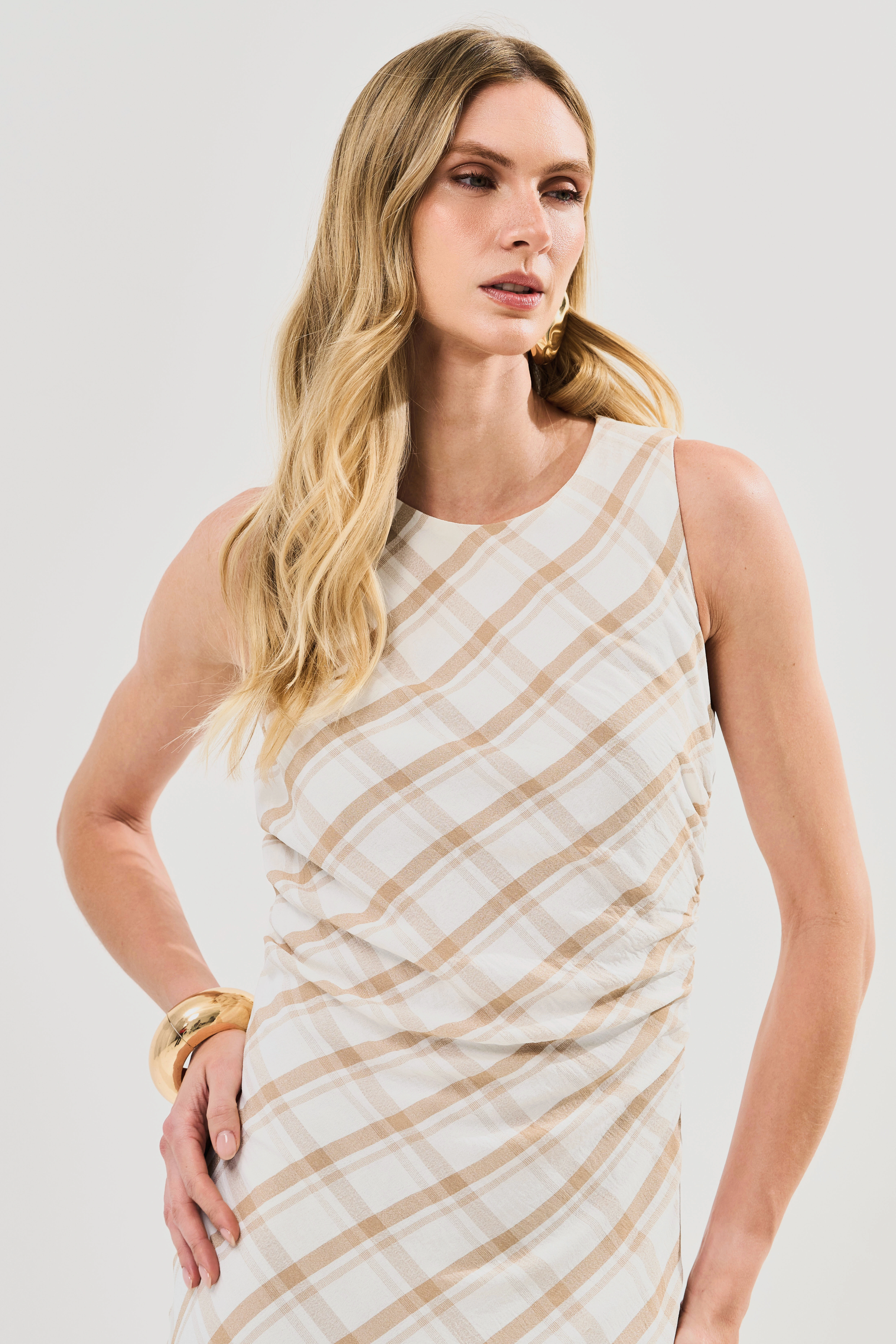 Foto Vestido Midi Regata Xadrez Lateral Franzida