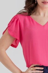 Blusa manga aberta botão forrado