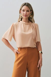 Blusa Gola Dobrada Laço Lateral
