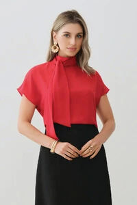 Blusa Manga Morcego Gola de Laço