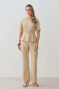 Conjunto de Blusa Crop Peplum Recorte Cinto Gold e Calça Flare Recorte