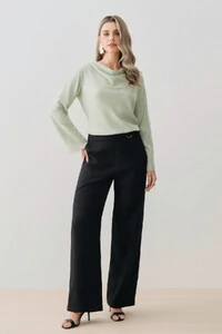 Blusa de Cetim Manga Longa Flare Decote Drapeado