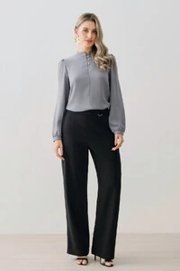 Blusa Manga Longa Punho Gola Baixa Mini Botões Triple