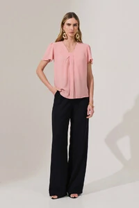 Blusa Decote V Pregas Laço