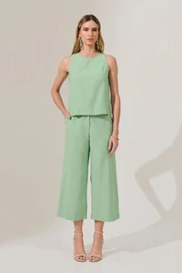 Conjunto de Alfaiataria de Blusa Regata Crop Pence e Calça Pantacourt Botão Forrado