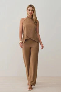 Conjunto de Blusa Regata Frente Única Transpassada e Calça Reta