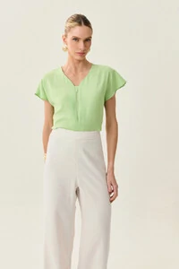 Blusa Manga Morcego Decote V Recorte