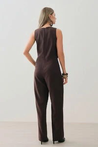 Macacão Regata de Alfaitaria Cintura Martingale Gold