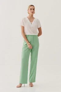 Blusa Decote V Babado Laço