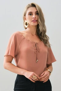 Blusa Manga Raglan Decote Canoa Laço Puxante Ponteira Gold