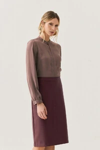 Blusa Manga Longa Punho Gola Baixa Mini Botão Forrado Pregas