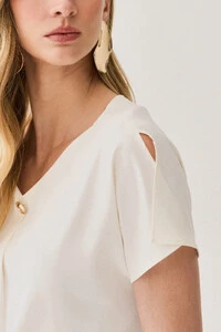 Blusa Manga Morcego Abertura Decote V Prega Gold