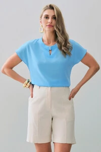 Blusa Manga Morcego Decote Redondo Pala Vazado Botão Gold